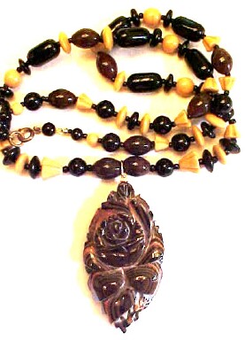 BN34 carved bakelite rose/glass bead necklace